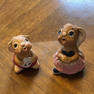Pendelfin Rabbits Singing Hand Painted Stonecraft